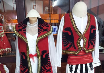 Afron Serbia, rritet shitja e kostumeve popullore