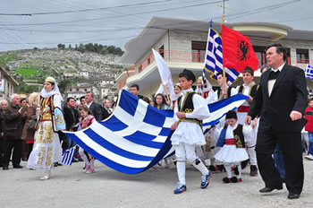 Greqia rikthen pensionet per minoritaret greke ne Shqiperi, perfitojne 260 euro ne muaj