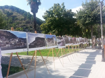 Aktivitetet per Diten e Monumenteve/Vlora e Gjirokastra ekspozite fotografike