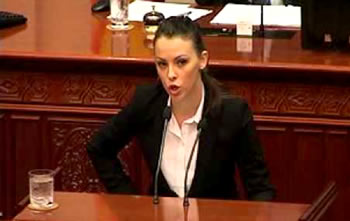 Maqedoni, deputetja shqiptare ne parlament: Une ketu flas vetem shqip 