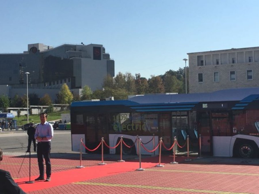 Tirana nisi testimin e autobuseve elektrike