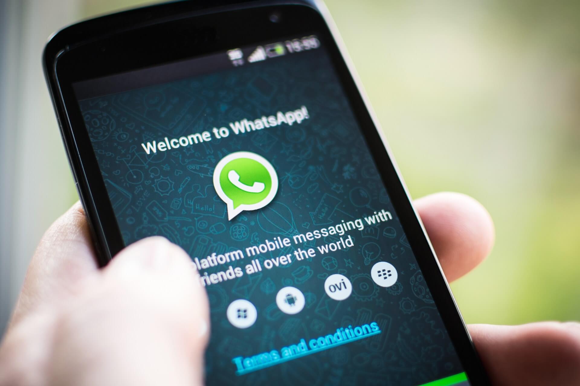 Mesazhet e derguara gabim ne WhatsApp, vjen opsioni i ri qe i fshin